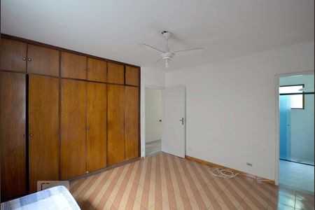 Casa à venda com 180m², 3 quartos e 3 vagas Casa à venda com 180m², 3 quartos e 3 vagasQuarto 2