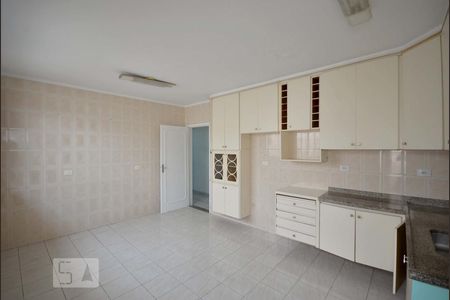 Casa à venda com 180m², 3 quartos e 3 vagas Casa à venda com 180m², 3 quartos e 3 vagasCozinha