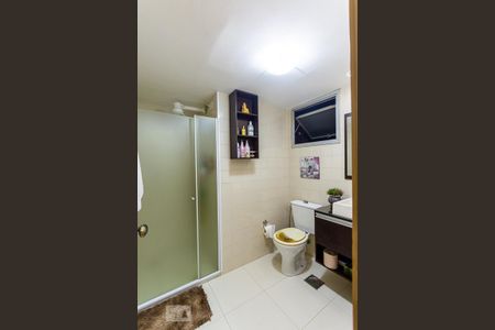 Apartamento à venda com 80m², 2 quartos e 1 vaga Apartamento à venda com 80m², 2 quartos e 1 vagaBanheiro Social