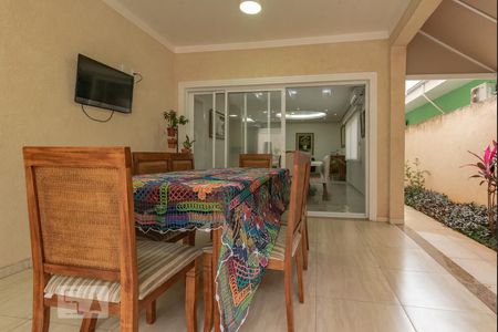 Casa de condomínio à venda com 320m², 4 quartos e 4 vagasChurrasqueira