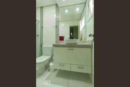 Casa de condomínio à venda com 320m², 4 quartos e 4 vagasBanheiro da Suíte 4