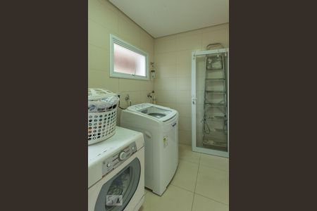 Casa de condomínio à venda com 320m², 4 quartos e 4 vagasLavanderia