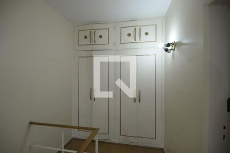 Casa à venda com 170m², 3 quartos e 2 vagasCorredor