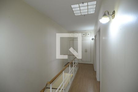 Casa à venda com 170m², 3 quartos e 2 vagasCorredor