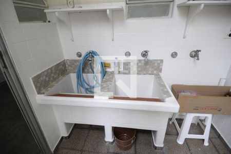 Casa à venda com 170m², 3 quartos e 2 vagasÁrea de Serviço