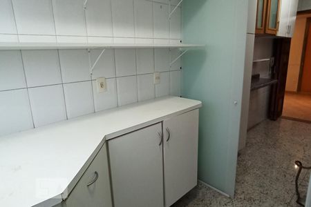 Apartamento à venda com 77m², 3 quartos e 2 vagas Apartamento à venda com 77m², 3 quartos e 2 vagasDetalhe da area de serviço