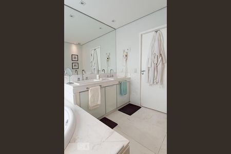 Casa de condomínio à venda com 500m², 5 quartos e 4 vagasBanheiro suíte master