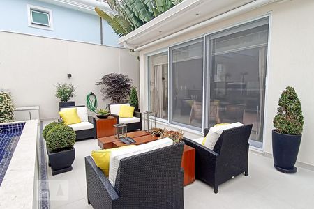 Casa de condomínio à venda com 500m², 5 quartos e 4 vagasÁrea externa