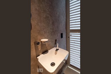 Casa de condomínio à venda com 500m², 5 quartos e 4 vagasLavabo área externa