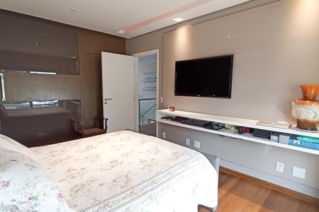 Casa de condomínio à venda com 500m², 5 quartos e 4 vagasSuíte master