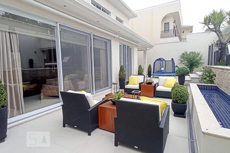 Casa de condomínio à venda com 500m², 5 quartos e 4 vagasÁrea externa