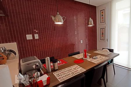 Casa de condomínio à venda com 500m², 5 quartos e 4 vagasCopa