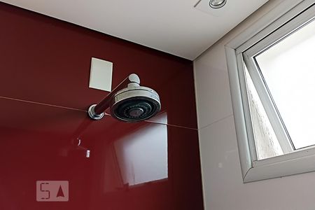 Casa de condomínio à venda com 500m², 5 quartos e 4 vagasDetalhe banheiro suíte 4 - Chuveiro