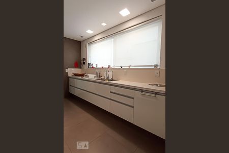 Casa de condomínio à venda com 500m², 5 quartos e 4 vagasCozinha