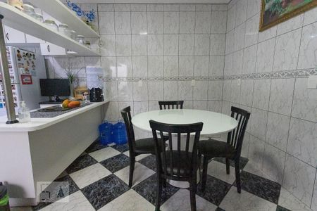 Casa à venda com 300m², 4 quartos e 8 vagasCozinha