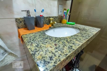 Casa à venda com 160m², 4 quartos e 2 vagas Casa à venda com 160m², 4 quartos e 2 vagasPia