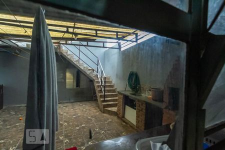 Casa à venda com 160m², 4 quartos e 2 vagas Casa à venda com 160m², 4 quartos e 2 vagasVista