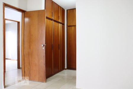 Suíte de apartamento para alugar com 3 quartos, 107m² em Setor Bela Vista, Goiânia