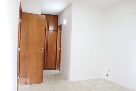 Suíte de apartamento para alugar com 3 quartos, 107m² em Setor Bela Vista, Goiânia