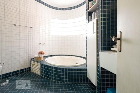 Casa à venda com 297m², 3 quartos e 2 vagasBanheiro da Suíte