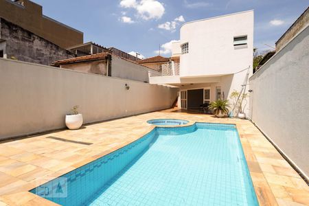Casa à venda com 297m², 3 quartos e 2 vagasPiscina