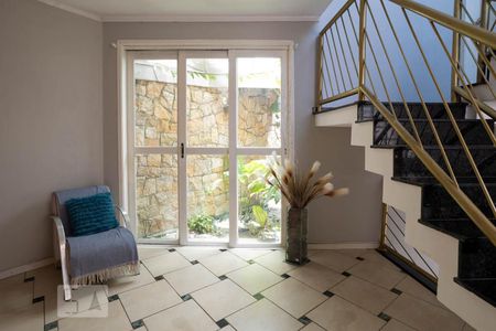 Casa à venda com 297m², 3 quartos e 2 vagasEscada