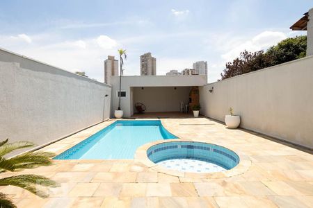 Casa à venda com 297m², 3 quartos e 2 vagasPiscina