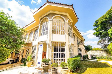 Casa à venda com 750m², 5 quartos e 5 vagasFachada