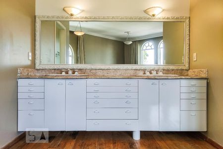 Casa à venda com 750m², 5 quartos e 5 vagasSuíte 2 - Master