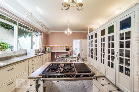 Casa à venda com 750m², 5 quartos e 5 vagasCozinha