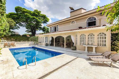 Casa à venda com 750m², 5 quartos e 5 vagasPiscina