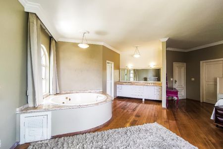 Casa à venda com 750m², 5 quartos e 5 vagasSuíte 2 - Master