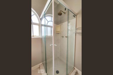 Casa à venda com 750m², 5 quartos e 5 vagasBanheiro Suíte 4