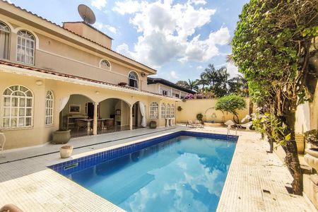 Casa à venda com 750m², 5 quartos e 5 vagasPiscina