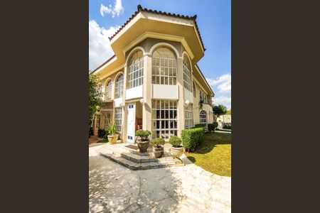 Casa à venda com 750m², 5 quartos e 5 vagasFachada