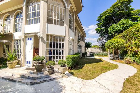 Casa à venda com 750m², 5 quartos e 5 vagasÁrea Externa / Jardim