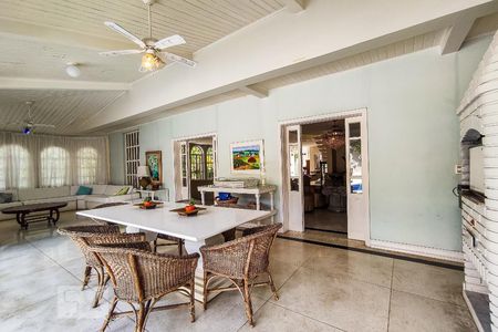 Casa à venda com 750m², 5 quartos e 5 vagasVaranda