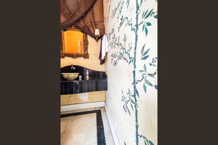 Casa à venda com 750m², 5 quartos e 5 vagasLavabo