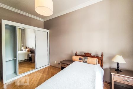 Casa à venda com 750m², 5 quartos e 5 vagasSuíte 5 / Quarto de hóspede