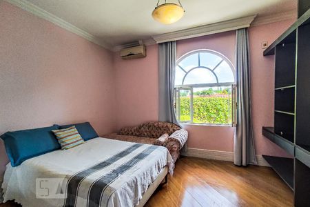 Casa à venda com 750m², 5 quartos e 5 vagasSuíte 1