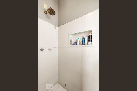 Casa à venda com 750m², 5 quartos e 5 vagasBanheiro Suíte 3