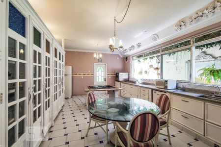 Casa à venda com 750m², 5 quartos e 5 vagasCozinha