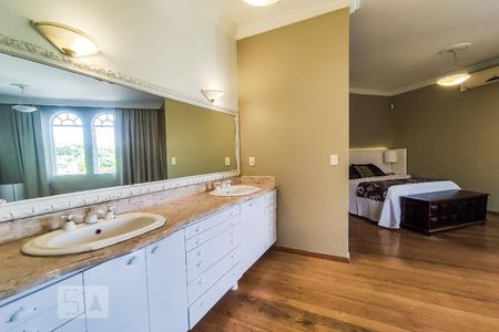 Casa à venda com 750m², 5 quartos e 5 vagasSuíte 2 - Master