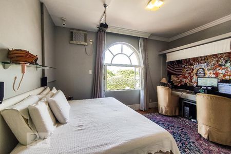 Casa à venda com 750m², 5 quartos e 5 vagasSuíte 3