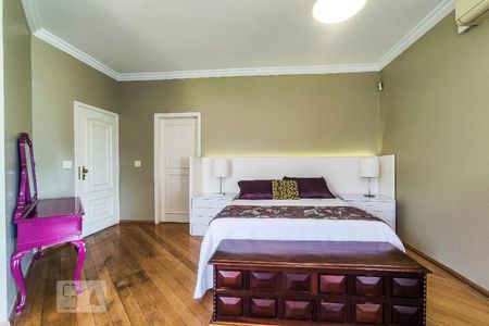 Casa à venda com 750m², 5 quartos e 5 vagasSuíte 2 - Master