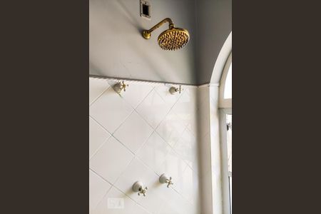 Casa à venda com 750m², 5 quartos e 5 vagasBanheiro Suíte 1