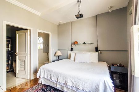 Casa à venda com 750m², 5 quartos e 5 vagasSuíte 3