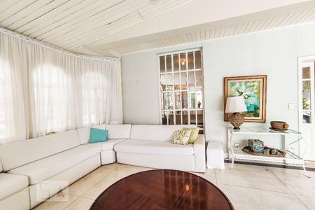 Casa à venda com 750m², 5 quartos e 5 vagasVaranda