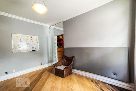 Casa à venda com 750m², 5 quartos e 5 vagasSuíte 4