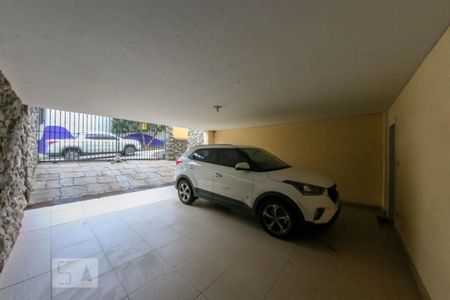 Casa à venda com 410m², 5 quartos e 4 vagas Casa à venda com 410m², 5 quartos e 4 vagasGaragem
